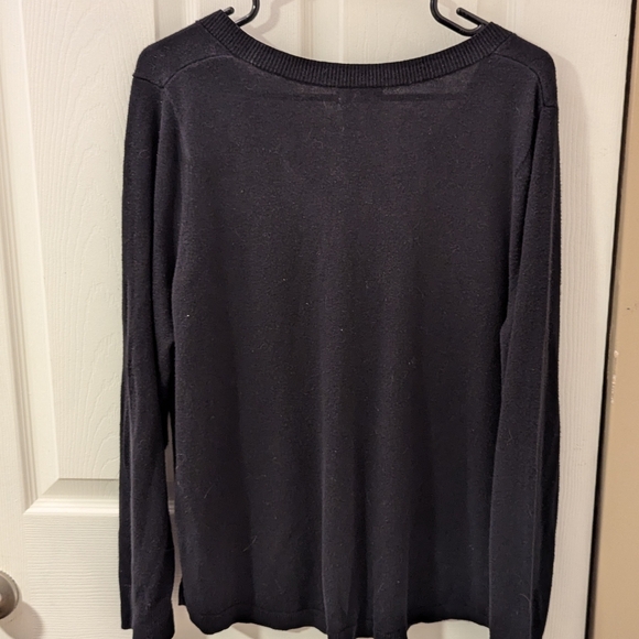 💵2/20$ bundle and save💵 Reitmans| V-Neck Long Sleeve Shirt - Picture 2 of 8